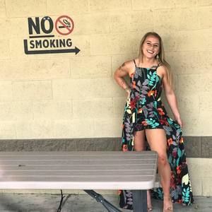 Meet your Posher, Caitlin